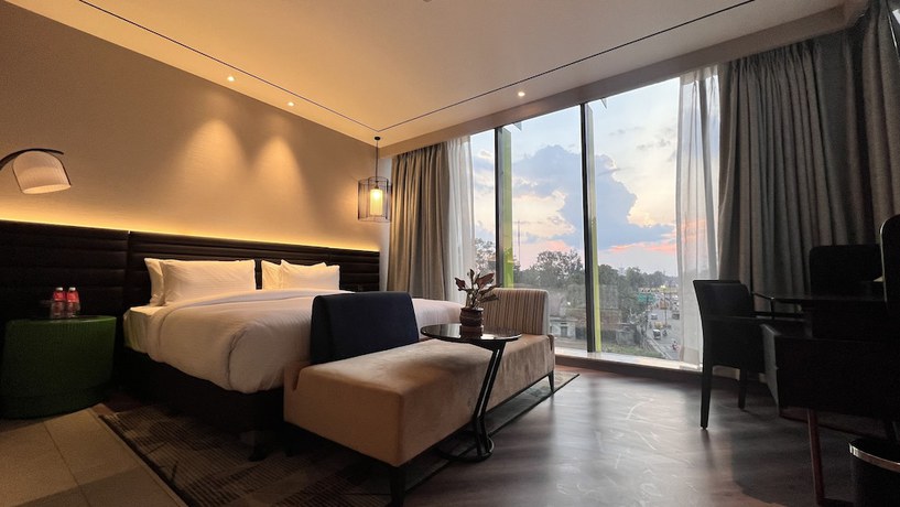 Imagen de la habitación del Hotel Ramada Encore By Wyndham Bareilly Civil Lines. Foto 2