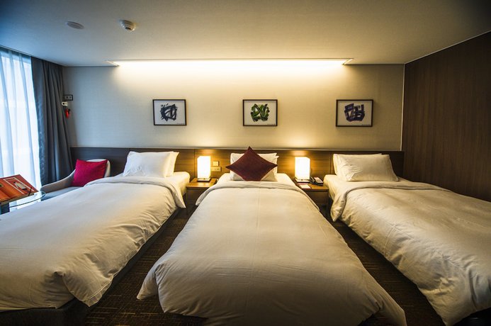 Imagen de la habitación del Hotel Ramada Encore By Wyndham Busan Station. Foto 8