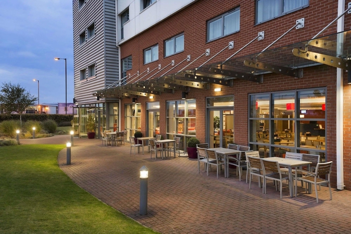 Imagen general del Hotel Ramada Encore By Wyndham Doncaster Airport. Foto 1