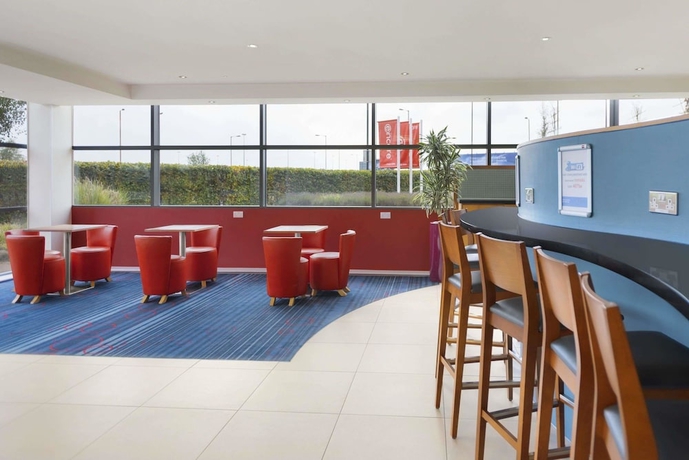 Imagen de los interiores del Hotel Ramada Encore By Wyndham Doncaster Airport. Foto 16