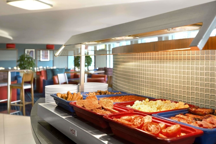 Imagen de los interiores del Hotel Ramada Encore By Wyndham Doncaster Airport. Foto 19