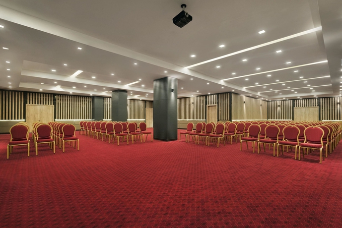 Imagen de los interiores del Hotel Ramada Encore By Wyndham Gebze. Foto 18