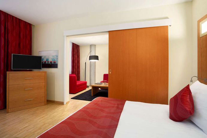 Imagen de la habitación del Hotel Ramada Encore By Wyndham Geneva. Foto 12