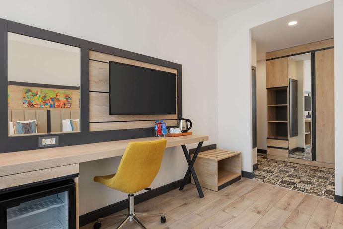 Imagen de la habitación del Hotel Ramada Encore By Wyndham Istanbul Basin Express. Foto 13