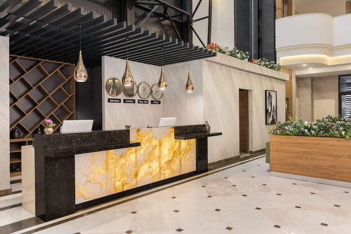 Imagen de los interiores del Hotel Ramada Encore By Wyndham Istanbul Basin Express. Foto 18