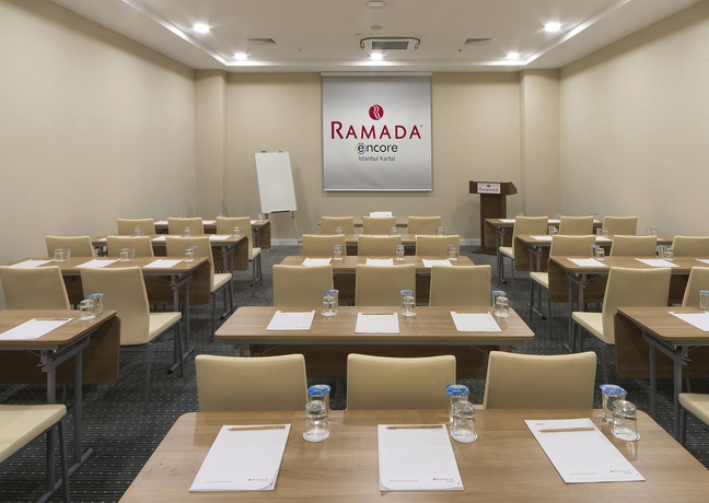 Imagen de los interiores del Hotel Ramada Encore By Wyndham Istanbul Kartal. Foto 9