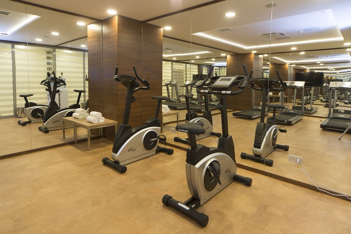 Imagen de los interiores del Hotel Ramada Encore By Wyndham Istanbul Kartal. Foto 11