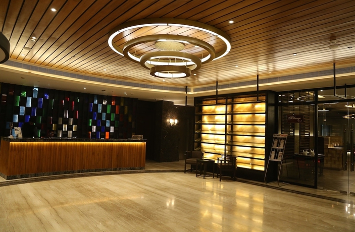 Imagen de los interiores del Hotel Ramada Encore By Wyndham Jalandhar. Foto 19