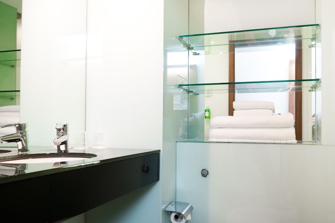 Imagen de la habitación del Hotel Ramada Encore By Wyndham Leicester City Centre. Foto 13