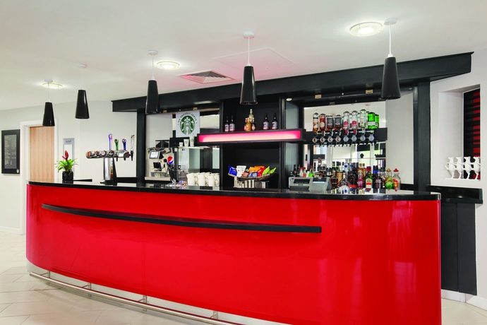 Imagen del bar/restaurante del Hotel Ramada Encore By Wyndham Newcastle-gateshead. Foto 2