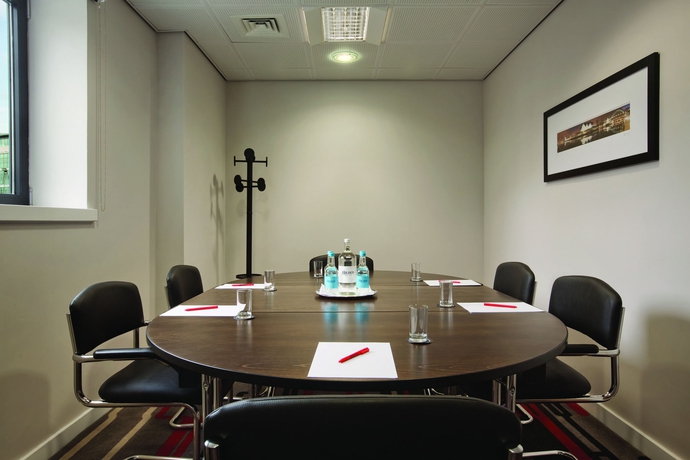 Imagen de los interiores del Hotel Ramada Encore By Wyndham Newcastle-gateshead. Foto 11