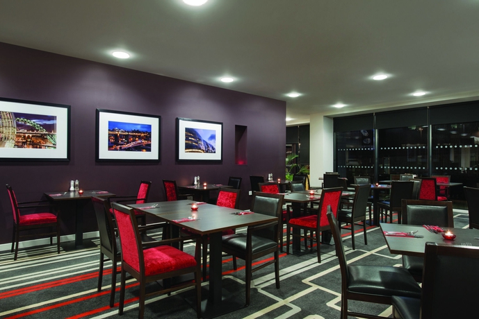Imagen del bar/restaurante del Hotel Ramada Encore By Wyndham Newcastle-gateshead. Foto 3