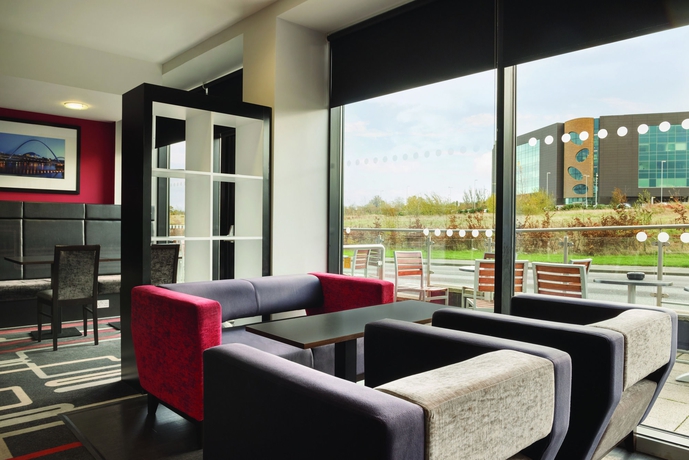 Imagen de los interiores del Hotel Ramada Encore By Wyndham Newcastle-gateshead. Foto 16