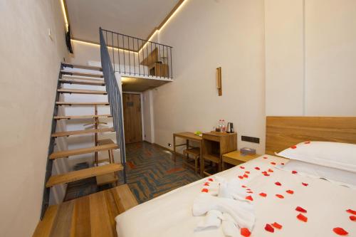 Imagen de la habitación del Hotel Ramada Encore By Wyndham Shanghai Pudong Airport. Foto 8