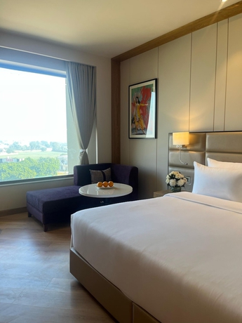 Imagen de la habitación del Hotel Ramada Encore by Wyndham Amritsar Airport. Foto 10