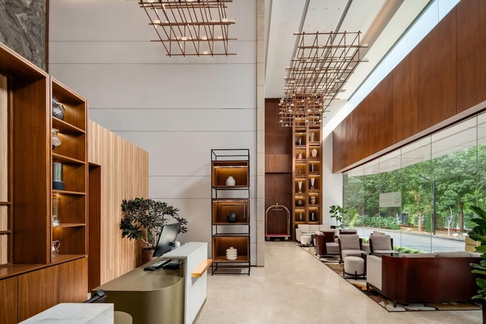 Imagen de los interiores del Hotel Ramada Encore by Wyndham Gurugram Dwarka Expressway. Foto 16