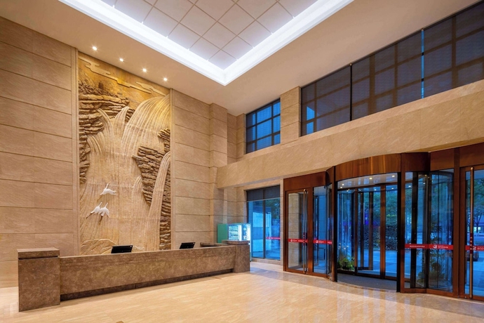 Imagen de los interiores del Hotel Ramada Encore by Wyndham Jingzhou Shashi. Foto 15