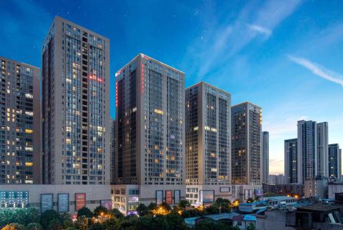 Imagen general del Hotel Ramada Encore by Wyndham Kunming Guandu. Foto 2