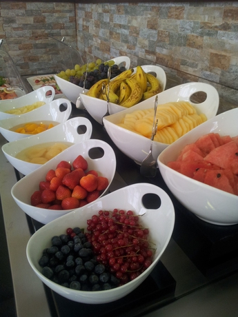 Imagen del bar/restaurante del Hotel Ramada Encore by Wyndham Kuwait Downtown. Foto 2