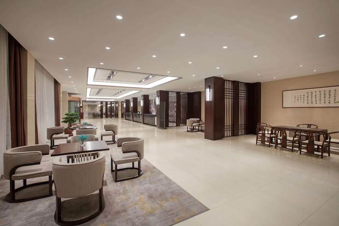 Imagen de los interiores del Hotel Ramada Encore by Wyndham Linqu Downtown. Foto 14