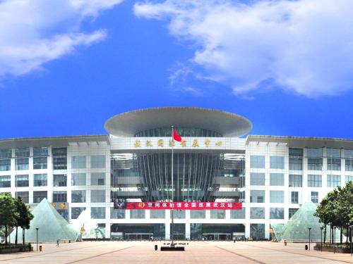 Imagen general del Hotel Ramada Encore by Wyndham Wuhan Int'l Conference Center. Foto 3