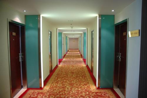 Imagen general del Hotel Ramada Encore by Wyndham Wuhan Int'l Conference Center. Foto 7