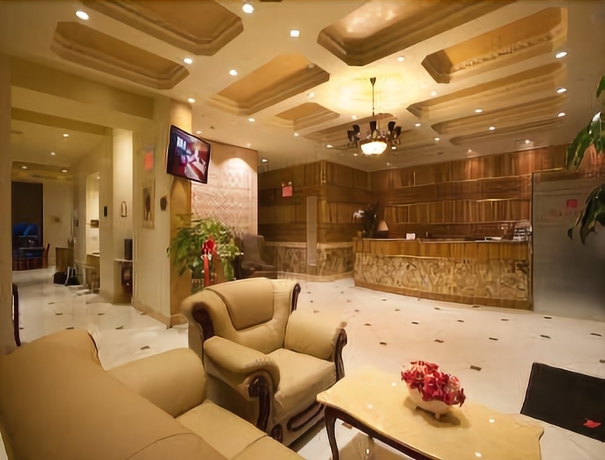 Imagen de los interiores del Hotel Ramada Flushing Queens. Foto 16