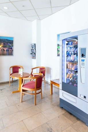 Imagen de los interiores del Hotel Ramada Hotel Lampertheim. Foto 16