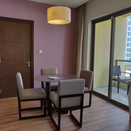 Imagen de la habitación del Hotel Ramada Hotel & Suites by Wyndham Dubai JBR. Foto 4