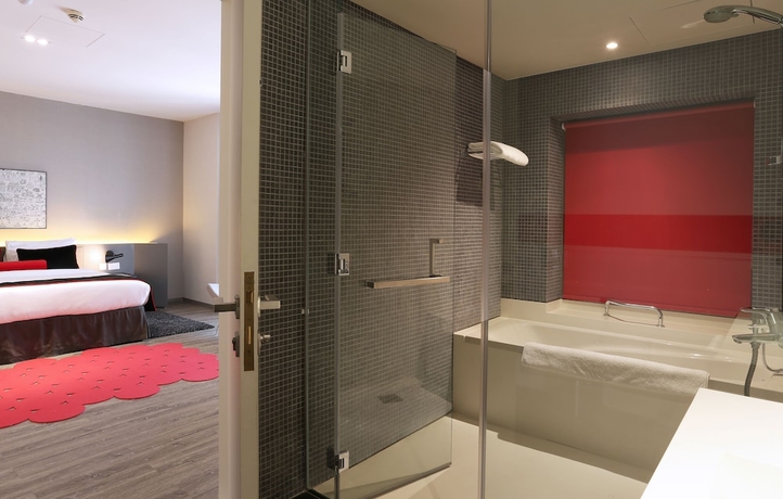 Imagen de la habitación del Hotel Ramada Hotel & Suites by Wyndham Dubai JBR. Foto 13