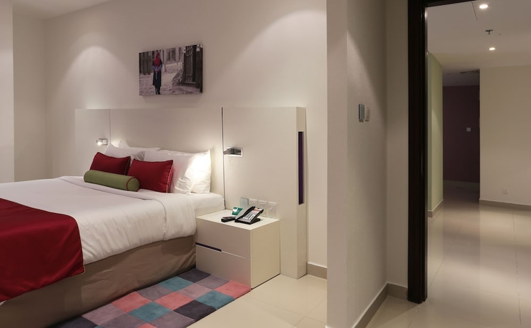 Imagen de la habitación del Hotel Ramada Hotel & Suites by Wyndham Dubai JBR. Foto 14