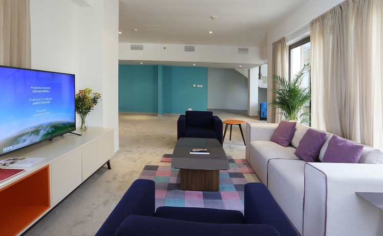 Imagen de la habitación del Hotel Ramada Hotel & Suites by Wyndham Dubai JBR. Foto 18