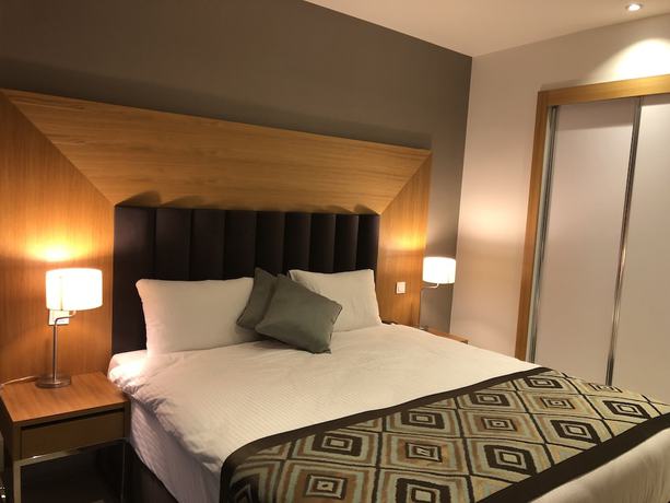 Imagen de la habitación del Hotel Ramada Hotel & Suites by Wyndham Kusadasi. Foto 4