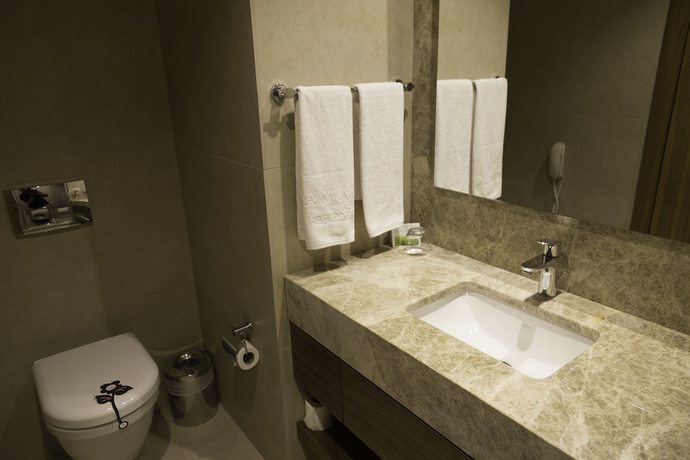 Imagen de la habitación del Hotel Ramada Hotel & Suites by Wyndham Kusadasi. Foto 13