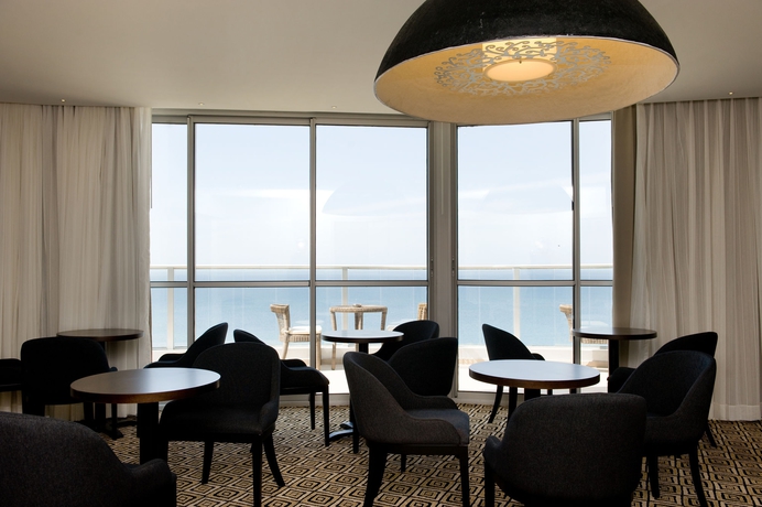 Imagen de los interiores del Hotel Ramada Hotel & Suites by Wyndham Netanya. Foto 8