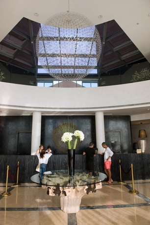 Imagen de los interiores del Hotel Ramada Hotel & Suites by Wyndham Netanya. Foto 11