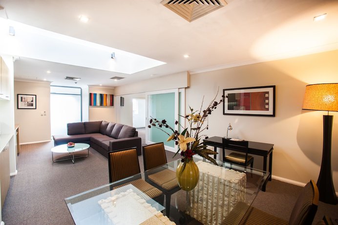 Imagen de la habitación del Hotel Ramada Hotel & Suites by Wyndham Sydney Cabramatta. Foto 5