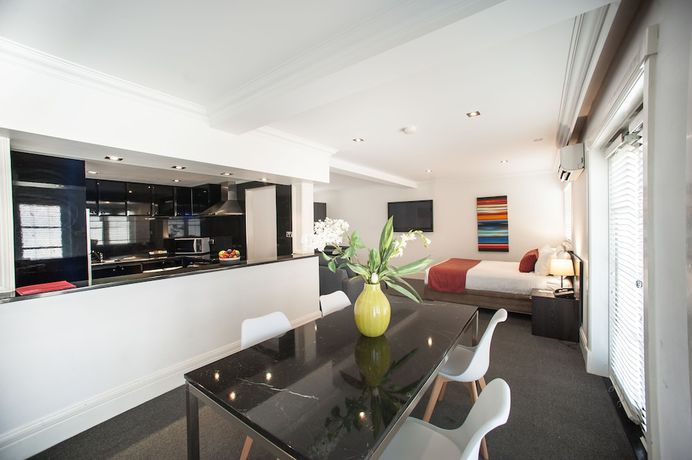 Imagen de la habitación del Hotel Ramada Hotel & Suites by Wyndham Sydney Cabramatta. Foto 11