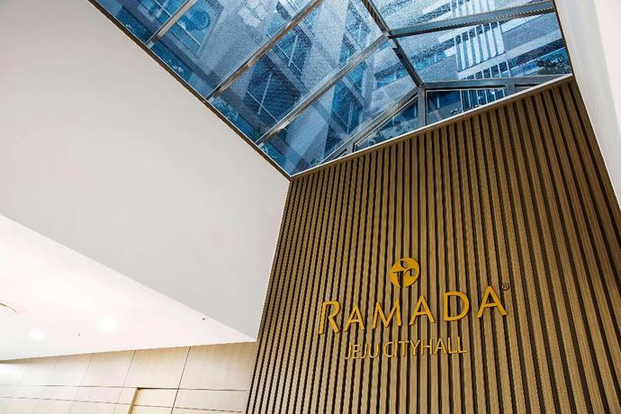 Imagen de los interiores del Hotel Ramada Jeju Cityhall. Foto 19