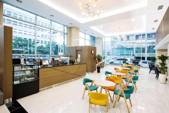 Imagen del bar/restaurante del Hotel Ramada Jeju Cityhall. Foto 4