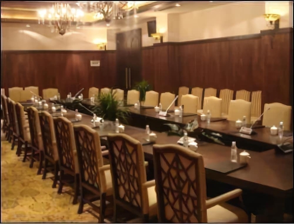 Imagen de los interiores del Hotel Ramada Kunming North. Foto 11
