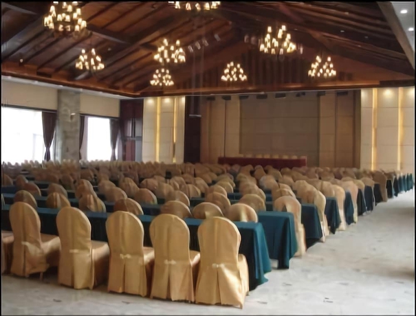 Imagen de los interiores del Hotel Ramada Kunming North. Foto 13