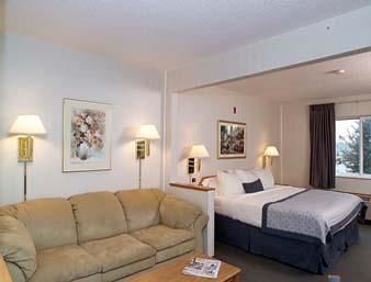Imagen de los interiores del Hotel Ramada Limited Bismarck Northeast. Foto 7