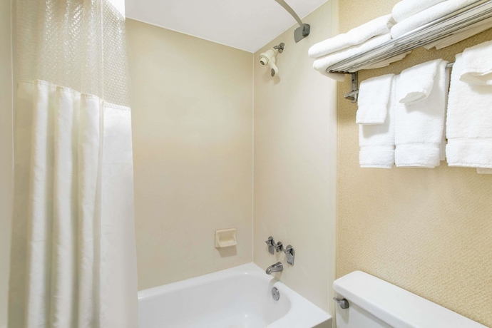 Imagen de la habitación del Hotel Ramada Limited Cockeysville. Foto 11