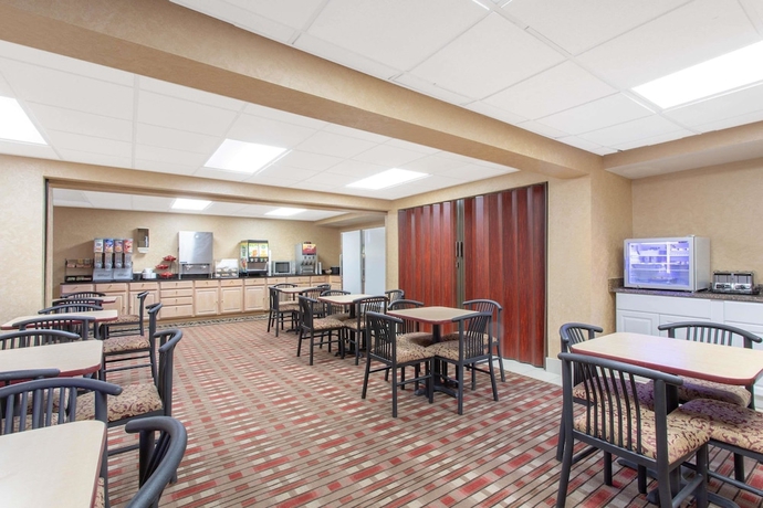 Imagen del bar/restaurante del Hotel Ramada Limited Cockeysville. Foto 4