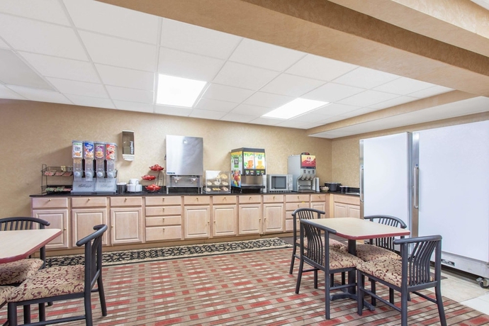 Imagen del bar/restaurante del Hotel Ramada Limited Cockeysville. Foto 5