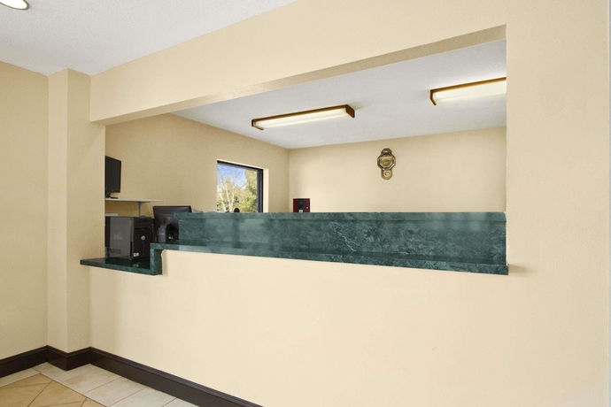 Imagen de los interiores del Hotel Ramada Limited Columbia. Foto 10
