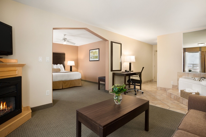 Imagen de los interiores del Hotel Ramada Limited Golden. Foto 15