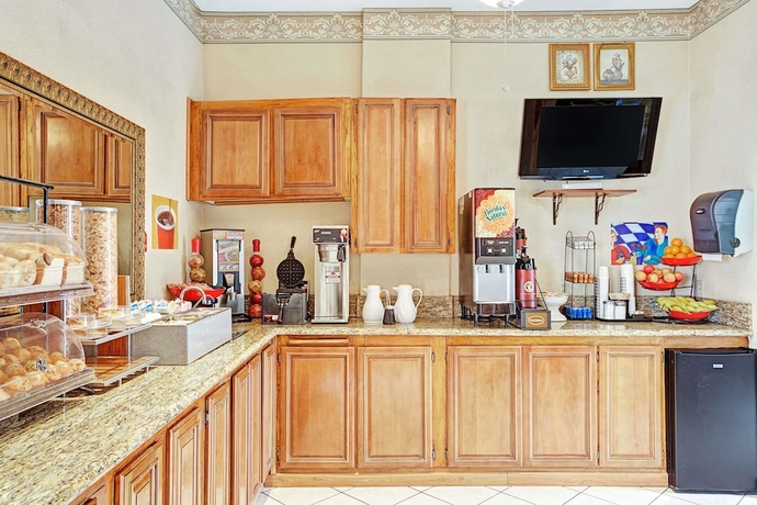 Imagen del bar/restaurante del Hotel Ramada Limited Redondo Beach. Foto 2