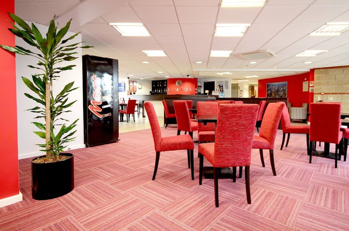 Imagen de los interiores del Hotel Ramada London Stansted Airport. Foto 17